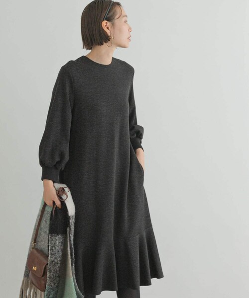 URBAN RESEARCH ROSSO（アーバンリサーチロッソ）の「『40サイズ/高身長向けも展開』F by ROSSO　裾フレアワンピース（ワンピース・レディース・L/BEIGE/BLACK/CHARCOAL/MARRON・38/40）」の18枚目の写真