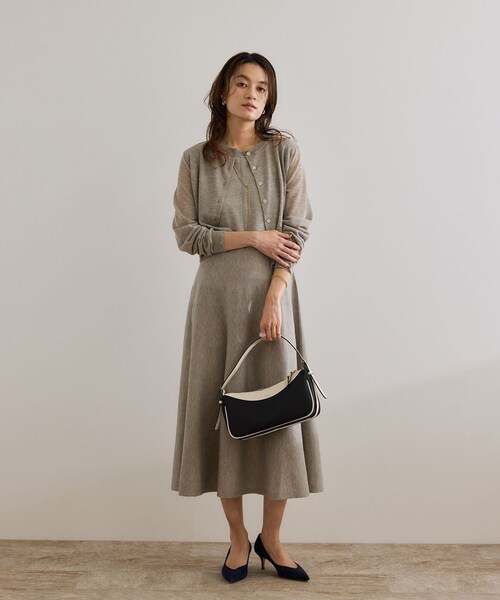 ROPE'(ロペ)の「【洗える】LEVITAクルーネックシアーカーディガン(カーディガン/ボレロ・レディース・ブラック/ベージュ系・F)」の17枚目の写真