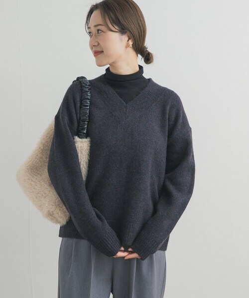 URBAN RESEARCH DOORS(アーバンリサーチドアーズ)の「VネックKNITプルオーバー(ニット/セーター・レディース・GREIGE/RED/NAVY・Free)」の17枚目の写真