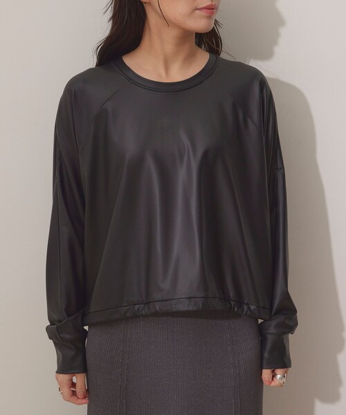 NERGY（ナージー）の「【イージーケア】Synthetic Leather クロップド丈プルオーバー（その他トップス・レディース・ブラック・F）」の14枚目の写真