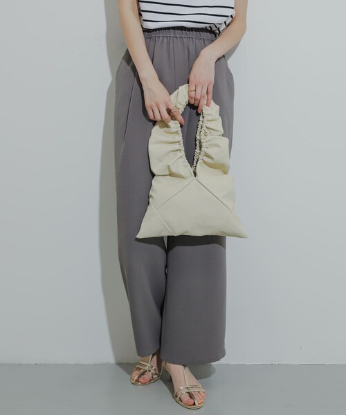 SENSE OF PLACE by URBAN RESEARCH（センスオブプレイスバイアーバンリサーチ）の「ギャザーハンドバッグ（ハンドバッグ・レディース・RED/IVORY/BLACK・one）」の7枚目の写真