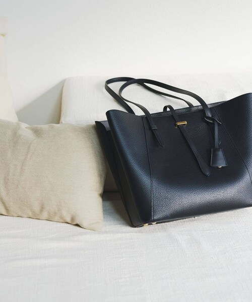 RODE SKO（ロデスコ）の「チャーム付A4トートバッグ（トートバッグ・レディース・BLACK/GRAY/IVORY/SAND BEIGE・one）」の14枚目の写真
