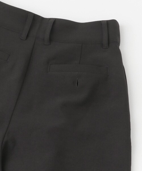 URBAN RESEARCH ROSSO（アーバンリサーチロッソ）の「『UR TECH DRYLUXE』F by ROSSO　タックハーフパンツ（その他パンツ・レディース・BLACK/BEIGE/MOCHA・36/38）」の9枚目の写真