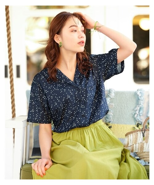 nissen（ニッセン）の「大きいサイズテーラードプリントシャツ（シャツ/ブラウス・レディース・イエロー系/グリーン系/ダークレッド系/ネイビー系/黒系・L/LL/3L/4L/5L/6L/8L/10L）」の17枚目の写真