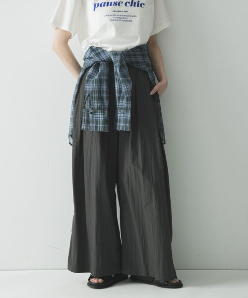 URBAN RESEARCH(アーバンリサーチ)の「『UR TECH/撥水/UVカット』ギャザーワイドパンツ(その他パンツ・レディース・ICE GRAY/BEIGE/CHARCOAL・36/38)」の9枚目の写真