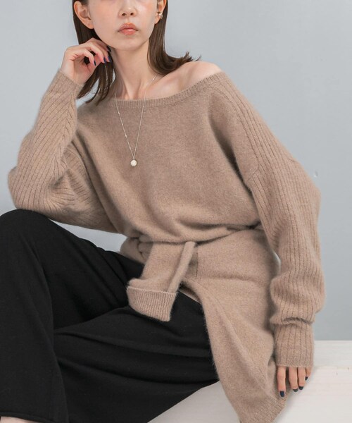 URBAN RESEARCH ROSSO（アーバンリサーチロッソ）の「エアリーニット2WAYネックプルオーバー（ニット/セーター・レディース・GRAY/BEIGE・Free）」の3枚目の写真