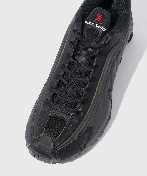 ADAM ET ROPE'（アダムエロペ）の「【NIKE/ナイキ】Shox R4 HQ1988（スニーカー・メンズ・ブラック/ゴールド・26.0/26.5/27.0/27.5/28.0/28.5）」の18枚目の写真