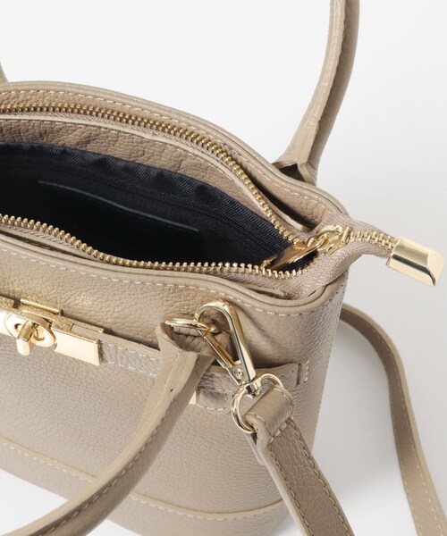 URBAN RESEARCH ROSSO（アーバンリサーチロッソ）の「AULENTTI　ミニバッグ（ショルダーバッグ・レディース・NERO/TAUPE・Free）」の11枚目の写真