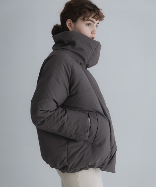 URBAN RESEARCH Sonny Label（アーバンリサーチサニーレーベル）の「撥水ビッグカラーダウンコート（その他アウター・レディース・ブラック/チャコール/ブラウン・Free）」の15枚目の写真