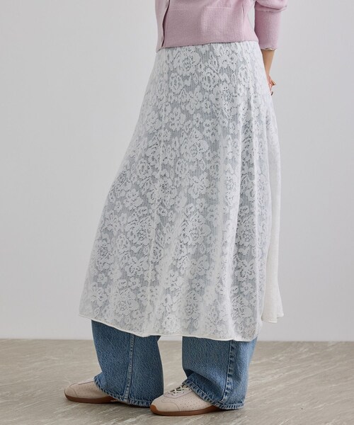 ADAM ET ROPE'(アダムエロペ)の「【extreme cashmere(エクストリーム・カシミア)】kelly ニットスカート(スカート・レディース・ブラック/ホワイト・F)」の6枚目の写真