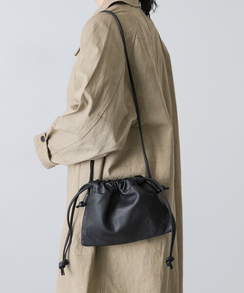 かぐれ（カグレ）の「MORMYRUS　巾着ショルダーバッグ（ショルダーバッグ・レディース・BLACK・Free）」の3枚目の写真