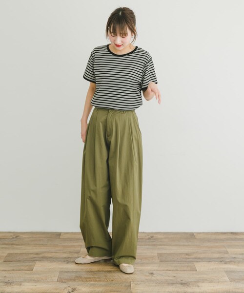 ITEMS URBANRESEARCH（アイテムズ アーバンリサーチ）の「ナイロンコクーンパンツ（その他パンツ・レディース・KHK/BEG/NVY・FREE）」の19枚目の写真