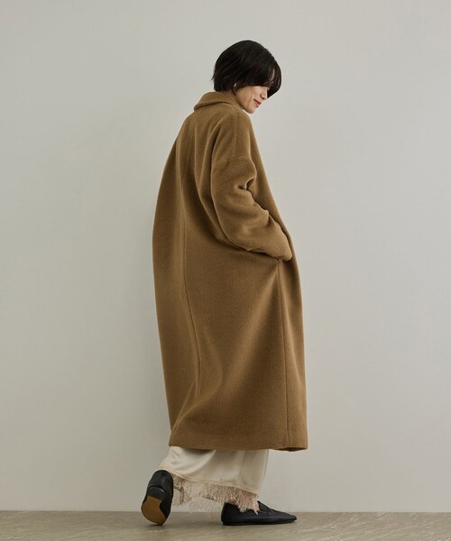ADAM ET ROPE'(アダムエロペ)の「MTR アルパカシャギーロングコート / 軽量(チェスターコート・レディース・チャコール/キャメル・F)」の22枚目の写真