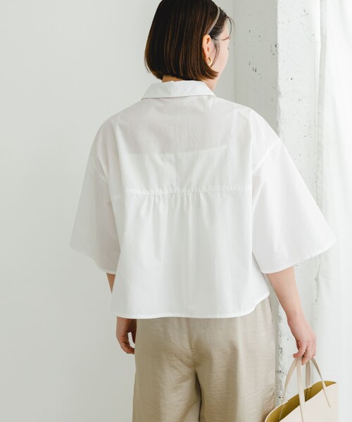 URBAN RESEARCH ROSSO（アーバンリサーチロッソ）の「F by ROSSO　ハーフスリーブクロップドシャツ（シャツ/ブラウス・レディース・OFF WHITE/P/BEIGE・FREE）」の9枚目の写真