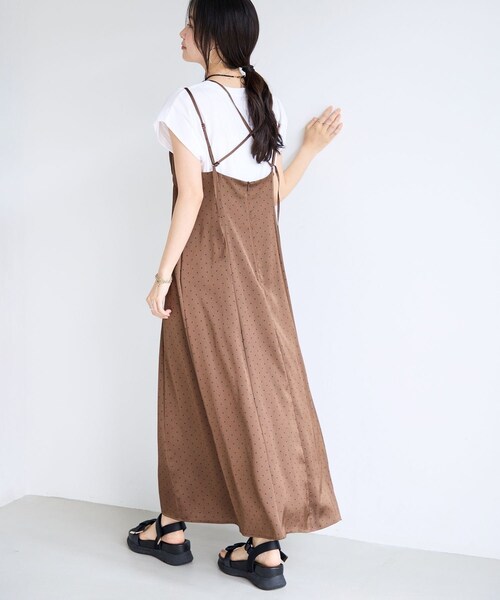 VIS(ビス)の「ドットサテンキャミワンピース(ワンピース・レディース・ホワイト系/ブラウン系・M/S)」の16枚目の写真