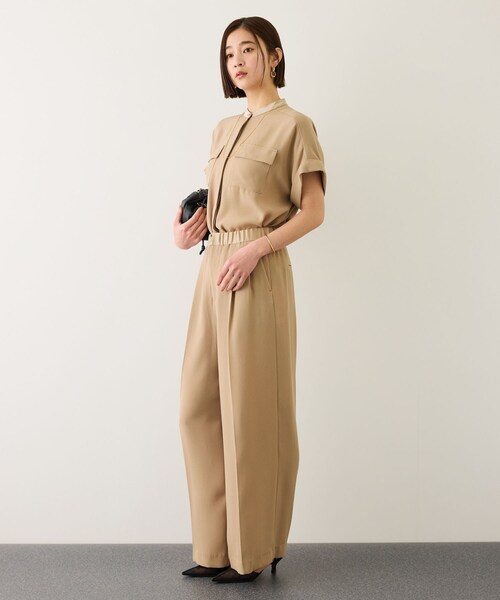 ROPE'(ロペ)の「ライトトリアセバックサテンフラップブラウス/セットアップ対応・イージーケア(シャツ/ブラウス・レディース・ベージュ/ネイビー/ダークブラウン/ブラック/ワイン・F)」の7枚目の写真