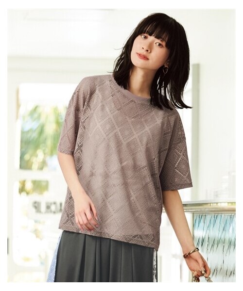 nissen（ニッセン）の「＜大きいサイズ＞透かし柄ゆるシルエットカットソートップス（Tシャツ/カットソー・レディース・モカグレー/グレイッシュブルー/黒・L~LL/3L~4L/5L~6L/8L/10L）」の10枚目の写真