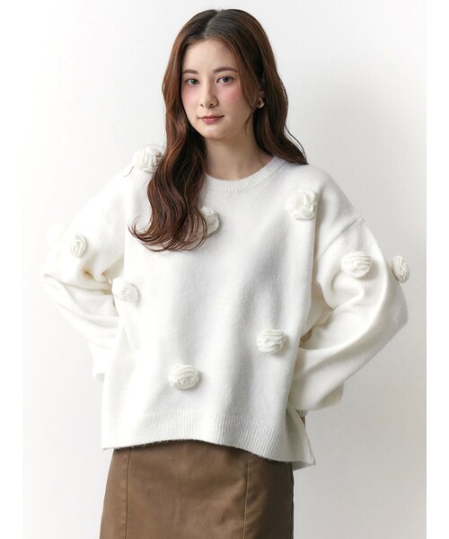 CALNAMUR（カルナムール）の「バラモチーフニット（ニット/セーター・レディース・ホワイト/ブラック/レッド/ブラウン・F）」の8枚目の写真