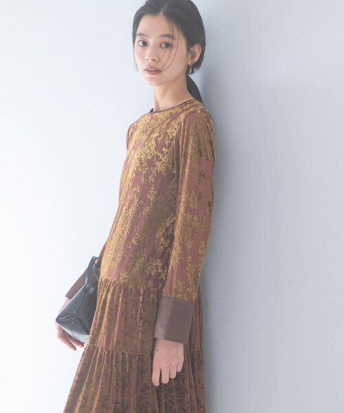 URBAN RESEARCH ROSSO（アーバンリサーチロッソ）の「『WEB/一部店舗限定』フロッキープリントティアードワンピース（ワンピース・レディース・BLACK/BROWN・Free）」の22枚目の写真