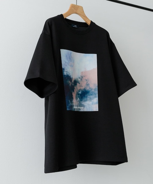 ITEMS URBANRESEARCH（アイテムズ アーバンリサーチ）の「Art Graphic ポンチTシャツ Dewy（Tシャツ/カットソー・メンズ・WHT/BLK・M/L）」の2枚目の写真