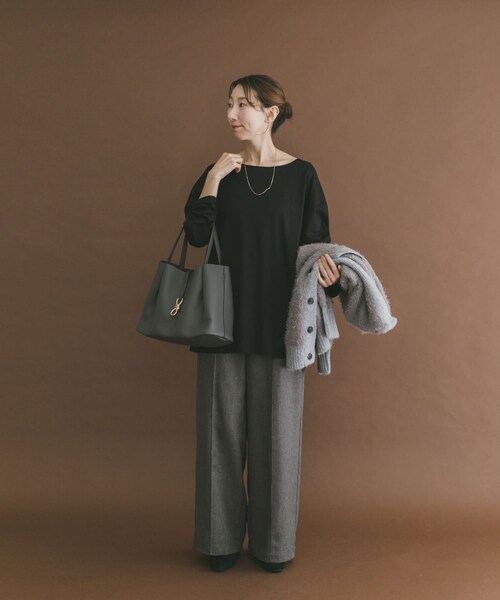 ITEMS URBANRESEARCH（アイテムズ アーバンリサーチ）の「シルケットボートネックロンTシャツ（Tシャツ/カットソー・レディース・WHT/BLK/CHA・Free）」の14枚目の写真