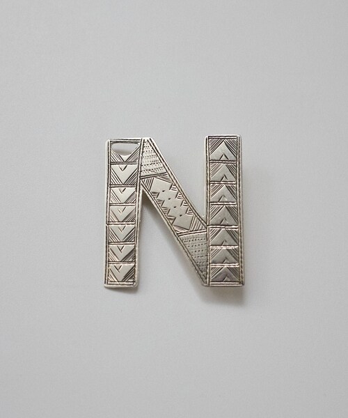 ADAM ET ROPE'（アダムエロペ）の「【J'aDoRe・店舗限定】【TUAREG（トゥアレグ）for SALON】ブローチ&ネックレスN（ブローチ/コサージュ・レディース・シルバー・F）」の10枚目の写真