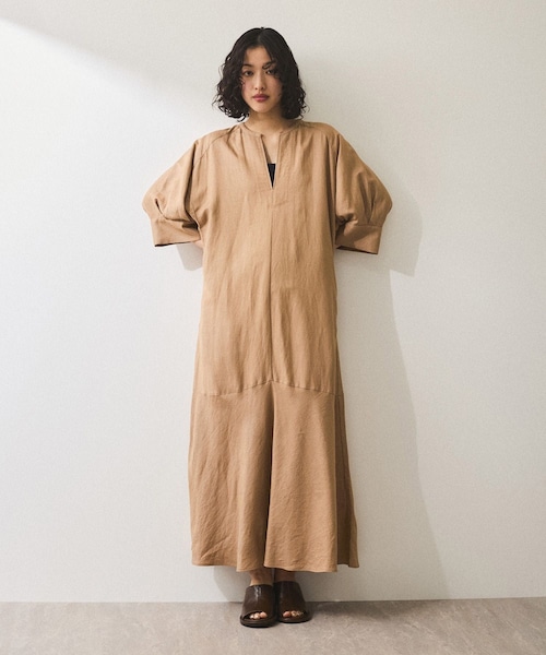 ADAM ET ROPE'(アダムエロペ)の「【WEB限定】・【新色追加】リネンボリュームスリーブワンピース(ワンピース・レディース・ブラック/ライトグレー/ベージュ系/ブルー・F)」の11枚目の写真