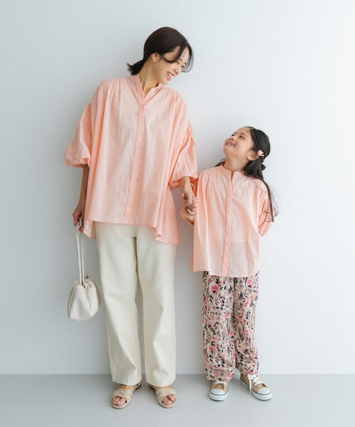 URBAN RESEARCH DOORS（アーバンリサーチドアーズ）の「『親子リンク』コットンボイルギャザーブラウス(KIDS)（その他トップス・キッズ・YELLOW/PINK/MINT/NAVY・105/120/135）」の4枚目の写真