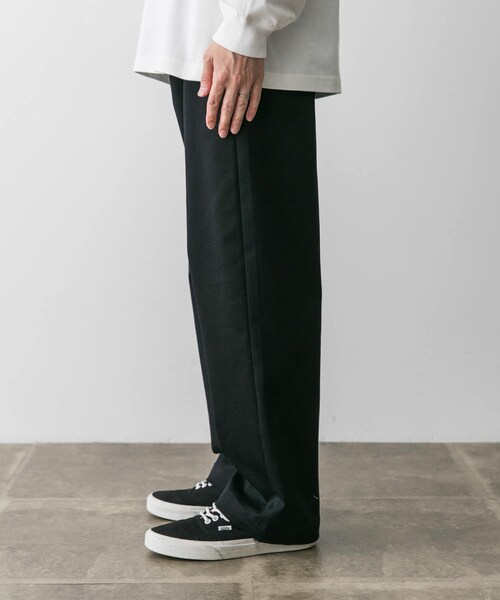 URBAN RESEARCH DOORS(アーバンリサーチドアーズ)の「NIKE NL UL CTTN OPP チノパンツ(チノパンツ・メンズ・ブラック/カーキ・30/32/34)」の5枚目の写真