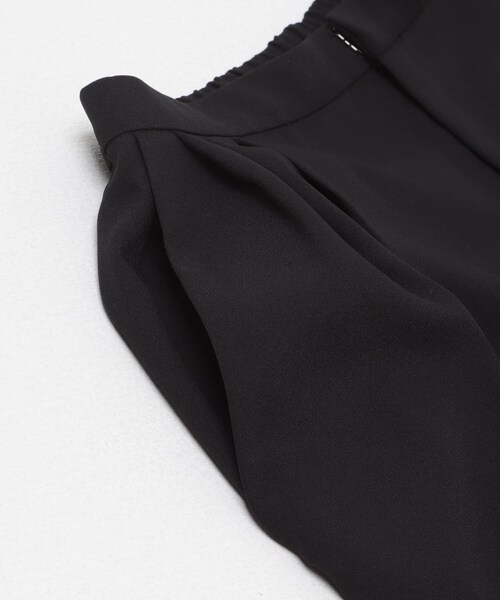 URBAN RESEARCH ROSSO（アーバンリサーチロッソ）の「ジョーゼットタックテーパードパンツ（その他パンツ・レディース・OFF/BLACK・36/38）」の18枚目の写真