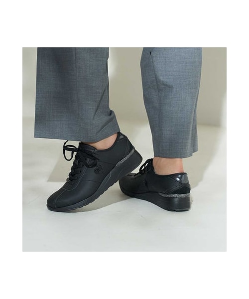 Riz raffinee（リズラフィーネ）の「リズ ラフィーネ Riz raffinee 【le coq sportif×Riz raffinee】ヒールアップ厚底スニーカー （スニーカー・レディース・BL/OK/WH・225/22.5cm/230/23cm/235/23.5cm/240/24cm/245/24.5cm/250/25cm）」の11枚目の写真