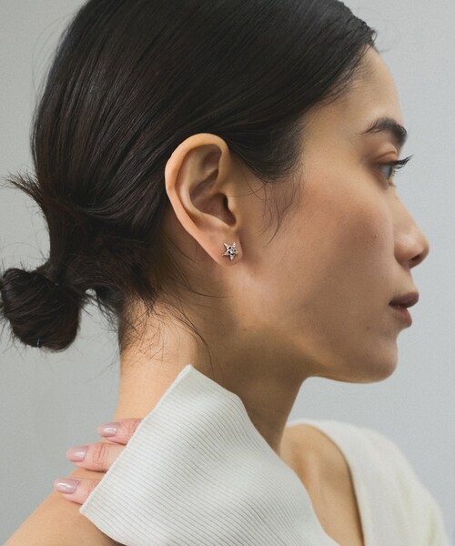 ADAM ET ROPE'（アダムエロペ）の「【GIGI（ジジ）】Hispania Stella earrings PT950+diamond（ピアス（両耳用）・レディース・その他・F）」の5枚目の写真