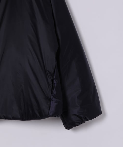 ADAM ET ROPE'(アダムエロペ)の「MENS【OVERCOAT】Dolman Sleeve Puffer Jacket(ノーカラージャケット・メンズ・ネイビー・1/2)」の6枚目の写真