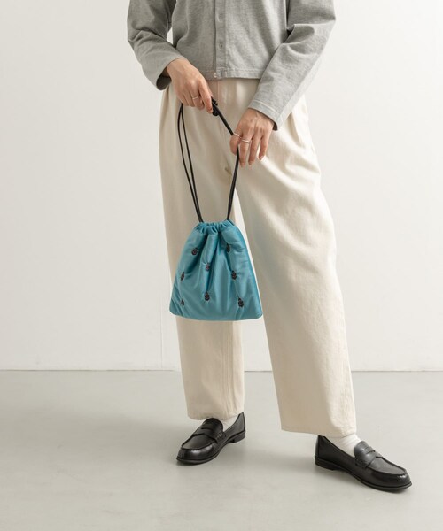 URBAN RESEARCH DOORS（アーバンリサーチドアーズ）の「『別注』beej×DOORS　刺繍巾着バッグ（ショルダーバッグ・レディース・BLUE/BROWN・one）」の3枚目の写真