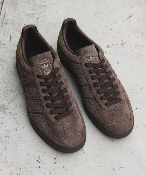 URBAN RESEARCH DOORS（アーバンリサーチドアーズ）の「adidas　Exclusive GAZELLE INDOOR（スニーカー・レディース・ダークブラウン・23/23.5/24/24.5/25）」の4枚目の写真