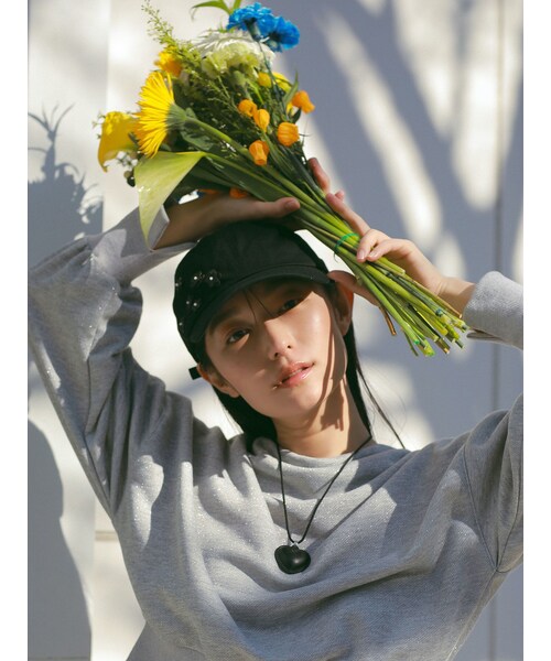 LAGUNAMOON（ラグナムーン）の「オフショルラメスウェットプルオーバー（スウェット・レディース・ホワイト/グレー/ピンク/イエロー・F）」の20枚目の写真