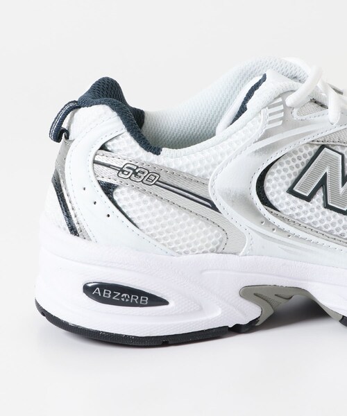 URBAN RESEARCH DOORS(アーバンリサーチドアーズ)の「NEW BALANCE MR530(スニーカー・レディース・WHITE/GRAY・23.5/24/24.5)」の7枚目の写真