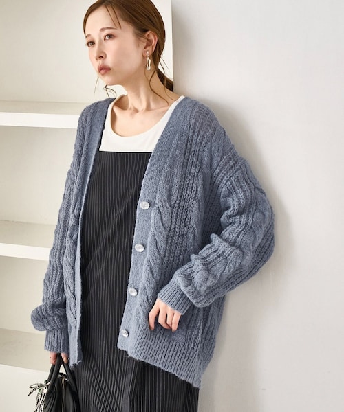 ROPE' PICNIC（ロペピクニック）の「ゆるケーブル編みVネックニットカーディガン（カーディガン/ボレロ・レディース・グレー/キナリ/ブルー系/ラベンダー・F）」の3枚目の写真