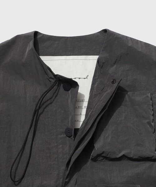 ADAM ET ROPE'（アダムエロペ）の「【Toogood/トゥーグッド】THE ROPER GILET（ベスト・メンズ・スミクロ・L/M/S）」の7枚目の写真
