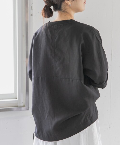 URBAN RESEARCH DOORS(アーバンリサーチドアーズ)の「FORK&SPOON プルオーバーブラウス(シャツ/ブラウス・レディース・OFF/BLACK/DARK BLUE・1)」の14枚目の写真