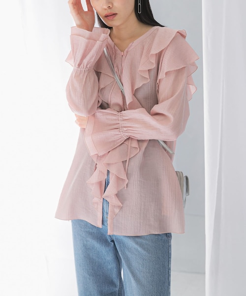 URBAN RESEARCH ROSSO（アーバンリサーチロッソ）の「『WEB/一部店舗限定』ラッフルデザインブラウス（シャツ/ブラウス・レディース・OFF WHITE/BLACK/PINK・FREE）」の3枚目の写真