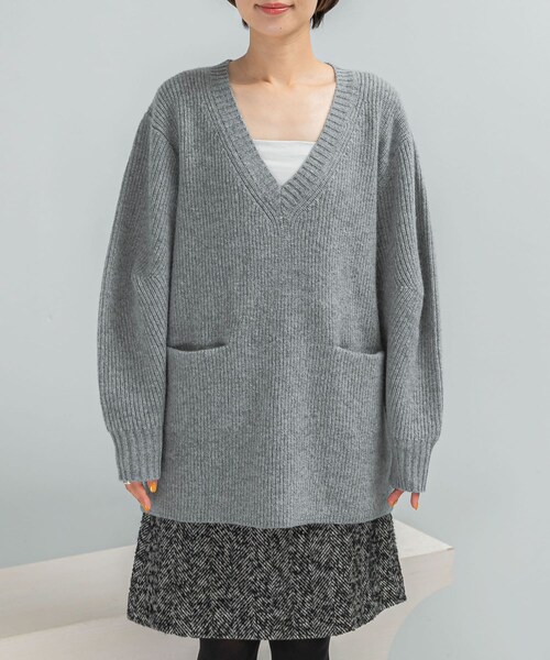 URBAN RESEARCH ROSSO（アーバンリサーチロッソ）の「アルパカ混カーブスリーブVネックプルオーバー（ニット/セーター・レディース・GRAY/PINK/NAVY・Free）」の12枚目の写真