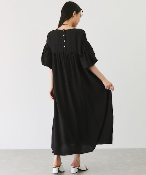 Jayro(ジャイロ)の「袖ボリュームワンピース(ワンピース・レディース・ブラック/ブルー/ピンク・F)」の8枚目の写真