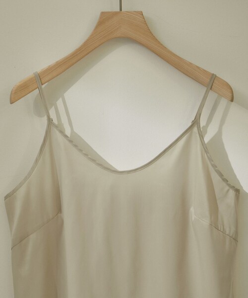 ADAM ET ROPE'（アダムエロペ）の「ペチコートワンピース【着丈調整可能】（その他アンダーウェア/インナー・レディース・ブラック/ベージュ・F）」の5枚目の写真
