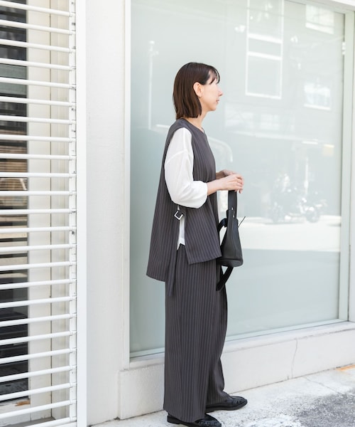 ITEMS URBANRESEARCH（アイテムズ アーバンリサーチ）の「ピンストライプベストパンツセット（セットアップ・レディース・CHA/BEG・Free）」の10枚目の写真