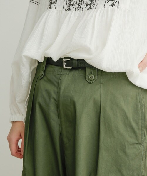 URBAN RESEARCH DOORS（アーバンリサーチドアーズ）の「ソフトレザーナローベルト（ベルト・レディース・CHARCOAL/CREAM・one）」の7枚目の写真