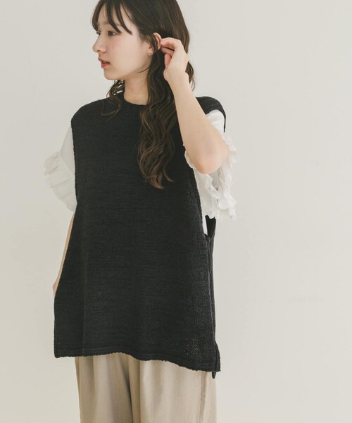 ITEMS URBANRESEARCH(アイテムズ アーバンリサーチ)の「テープヤーンニットベスト(ベスト・レディース・OFF/NVY/L.KHK・FREE)」の3枚目の写真