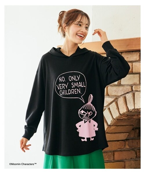 nissen（ニッセン）の「大きいサイズプリントパーカーチュニック／ムーミン（スウェット・レディース・黒(リトルミイ)/パープル(ムーミン&スナフキン)/カーキ(フローレンス)/オフホワイト(リトルミイ)/ネイビー(ムーミンママ)・L~LL相当/3L~4L相当/5L~6L相当/8L相当/10L相当）」の9枚目の写真
