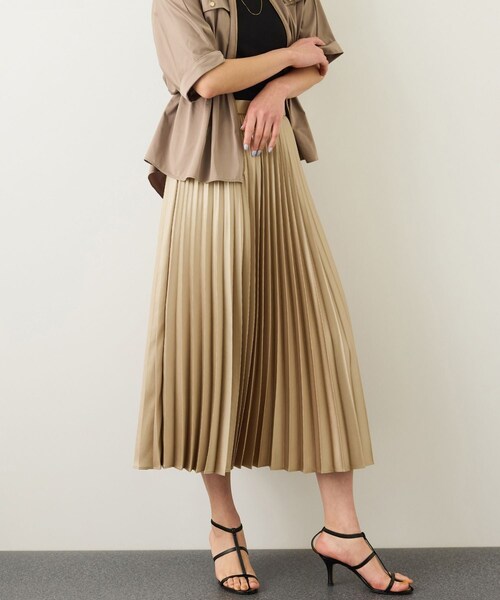 ROPE'(ロペ)の「シャイニープリーツスカート/イージーケア(スカート・レディース・ダークブラウン/ベージュ系・F)」の4枚目の写真