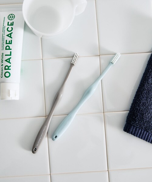 URBAN RESEARCH DOORS（アーバンリサーチドアーズ）の「DOORS LIVING PRODUCTS　歯ブラシ（その他雑貨・メンズ・クールブルー/グレー・-）」の6枚目の写真